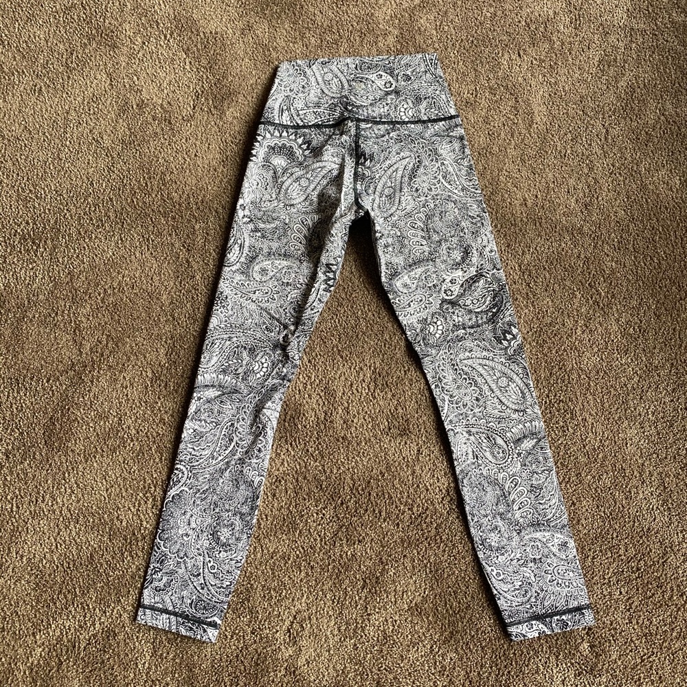 Lululemon paisley print leggings - Picture 3 of 5